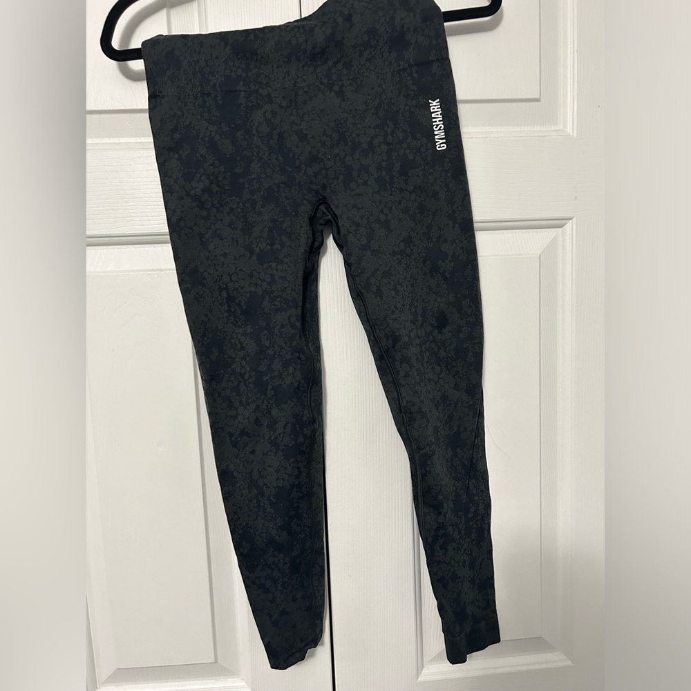 Gymshark spotted leggings black